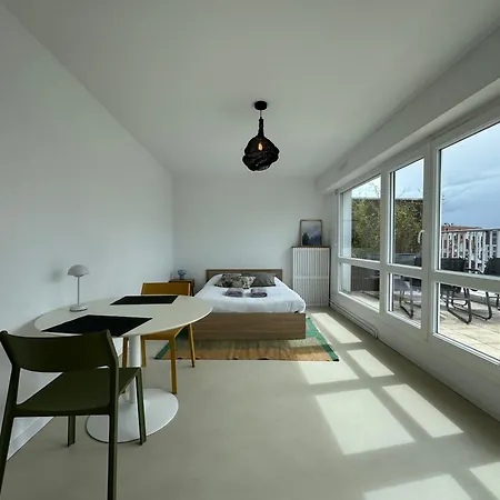 Le Fleurus - 2 Pers - Terrasse - Home&service Apartament *